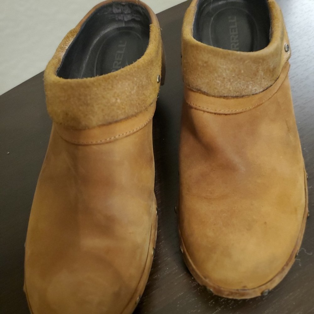 Clogs